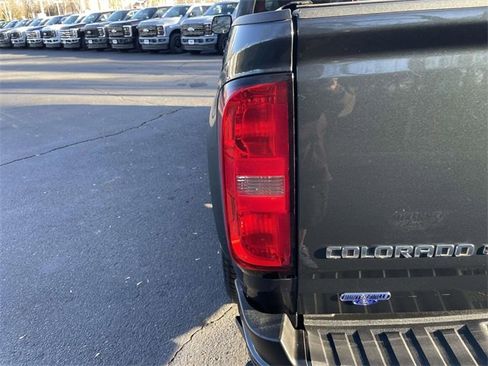 Used 2017 Chevrolet Colorado LT w/ LT Convenience Package image 29