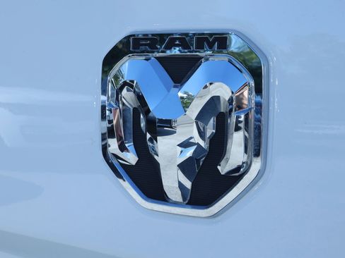 Used 2022 RAM 2500 Tradesman w/ Chrome Appearance Group image 39
