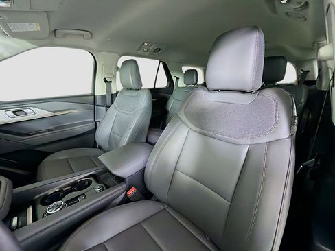 New 2025 Ford Explorer Active w/ Active Comfort Package image 11