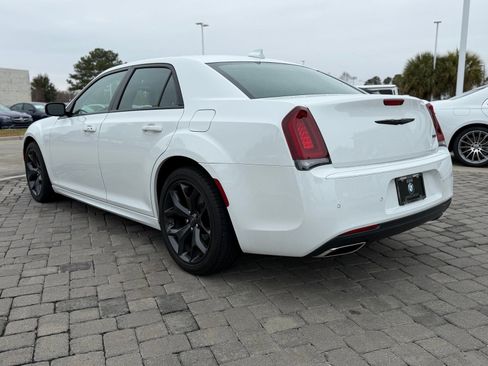 Used 2022 Chrysler 300 Touring L w/ Safetytec Plus Group image 10
