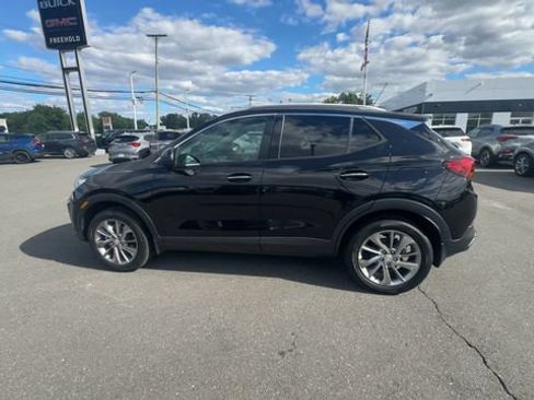 Certified 2022 Buick Encore GX Essence w/ Advanced Technology Package AWD/4WD image 5