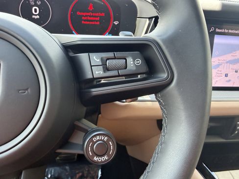 Certified 2024 Porsche Cayenne S AWD/4WD image 36