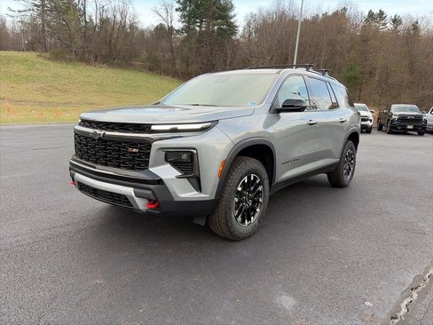 New 2026 Chevrolet Traverse Z71 w/ Enhanced Driving Package AWD/4WD image 4
