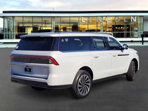New 2026 Lincoln Navigator L Black Label image 4