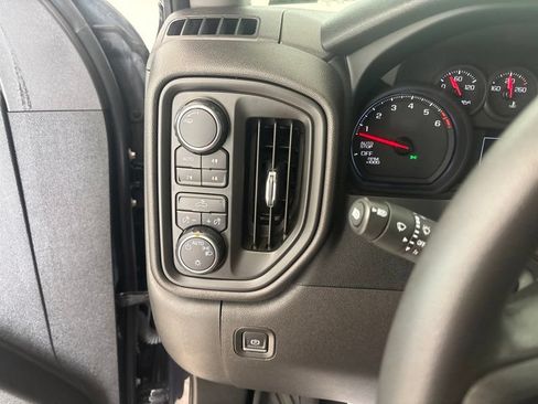 Used 2024 Chevrolet Silverado 1500 Custom Trail Boss AWD/4WD image 26