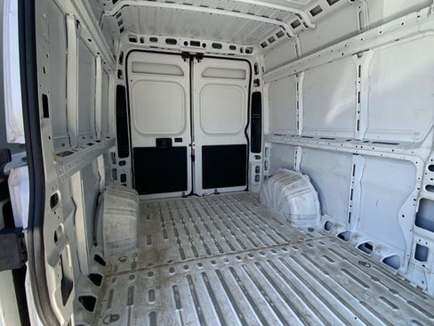 Used 2025 RAM ProMaster 2500 w/ Convenience Group FWD image 19