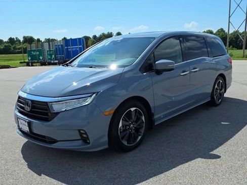 Used 2024 Honda Odyssey Elite image 3