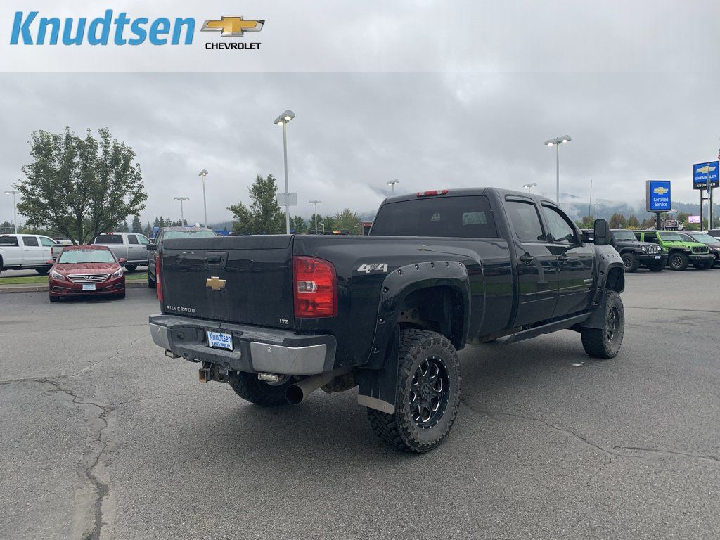 Used 2014 Chevrolet Silverado 2500 LTZ w/ LTZ Plus Package AWD/4WD image 7