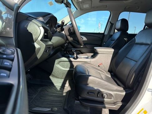 Used 2021 Chevrolet Traverse RS w/ LPO, Floor Liner Package image 1