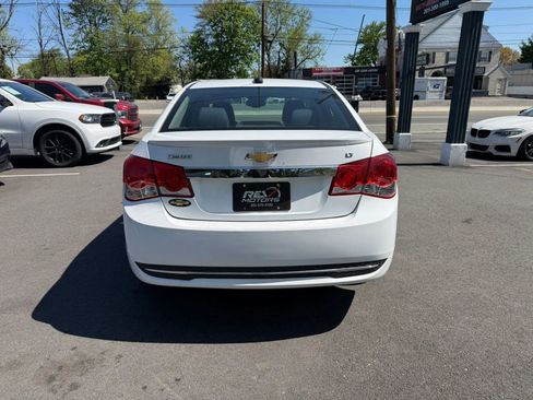 Used 2016 Chevrolet Cruze LT image 4