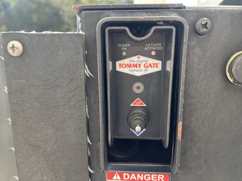 Used 2021 Ford E-350 and Econoline 350 Super Duty w/ Power Windows & Locks Group image 8