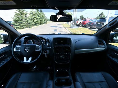 Used 2018 Dodge Grand Caravan GT w/ Safety Sphere Group FWD image 3