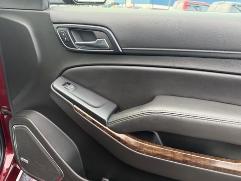 Used 2018 Chevrolet Tahoe LT w/ LT Signature Package image 32