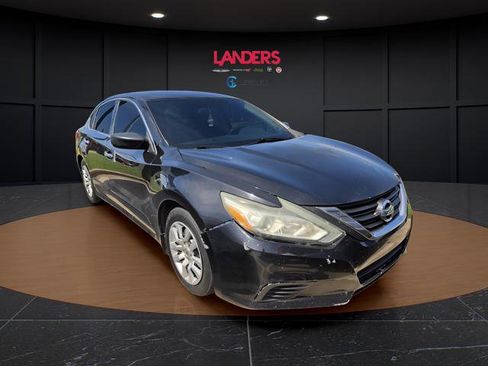 Used 2017 Nissan Altima 2.5 S w/ Power Driver Seat Package FWD image 5