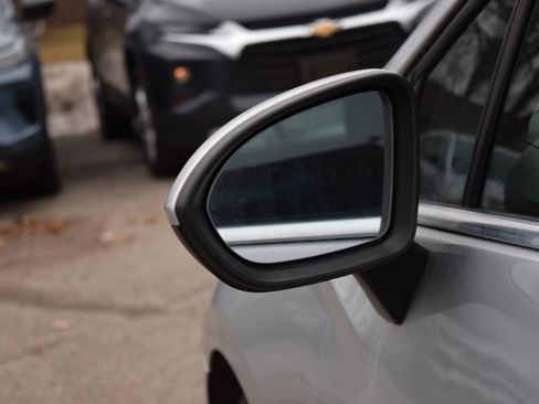 Used 2017 Chevrolet Cruze LT w/ Convenience Package image 10