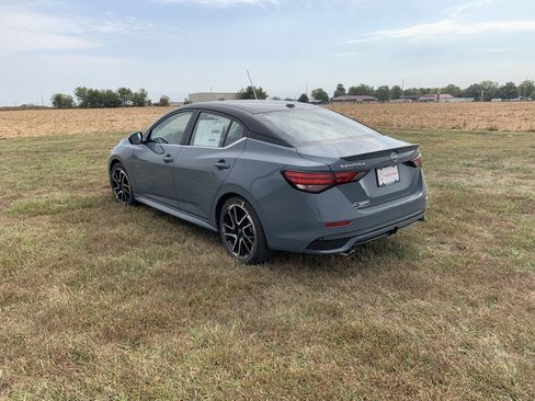 New 2025 Nissan Sentra SR w/ SR Premium Package image 7