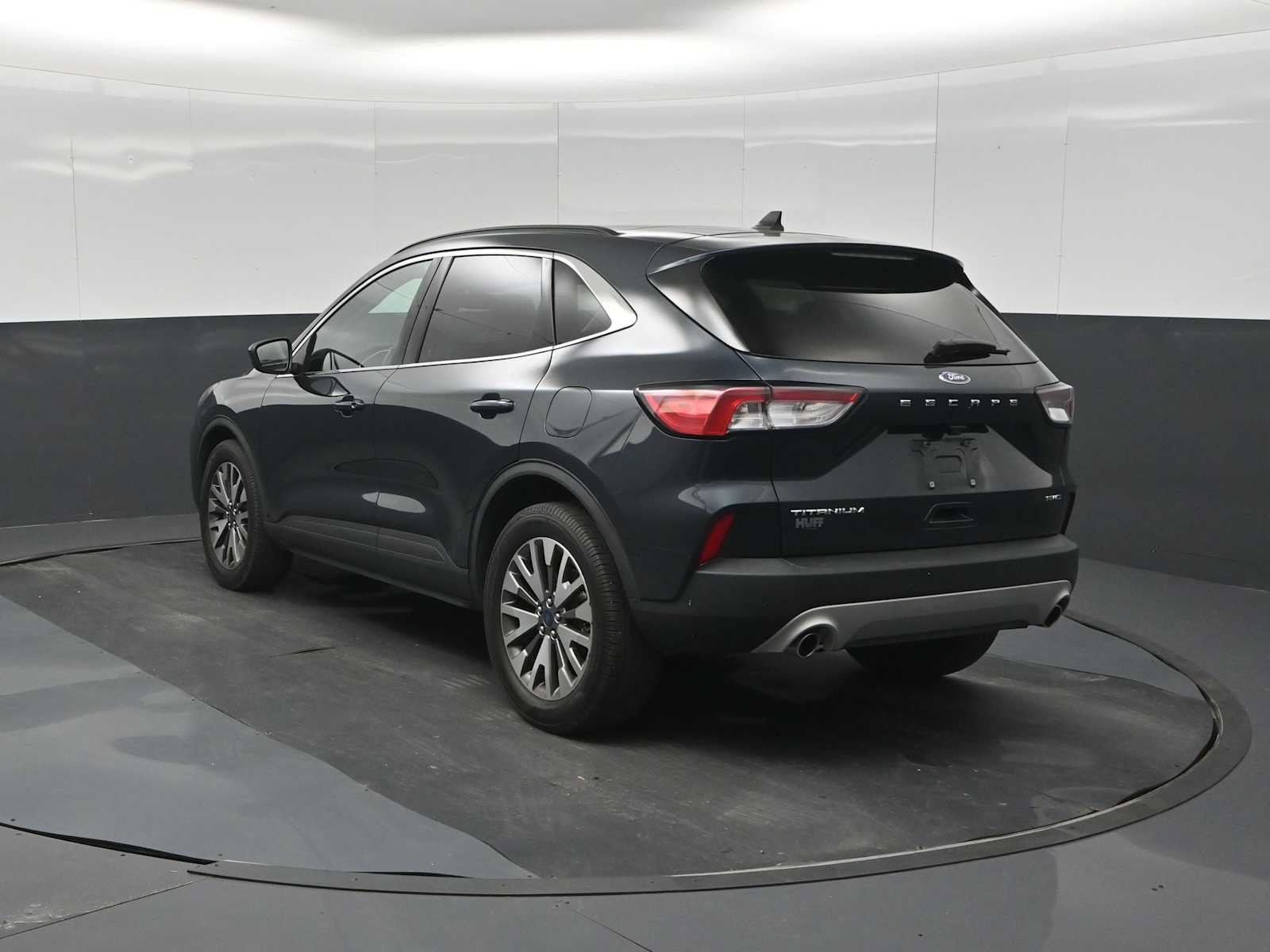 Used 2022 Ford Escape Titanium AWD/4WD image 6