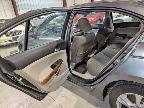 Used 2011 Honda Accord EX image 17