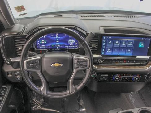 Used 2025 Chevrolet Silverado 1500 LT AWD/4WD image 23