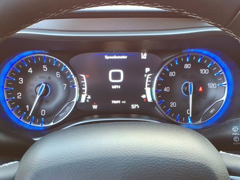 Used 2023 Chrysler Pacifica Touring-L image 20