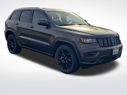 Used 2021 Jeep Grand Cherokee Laredo X image 9