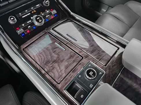 Used 2021 Lincoln Navigator L Reserve w/ Luxury Package AWD/4WD image 33
