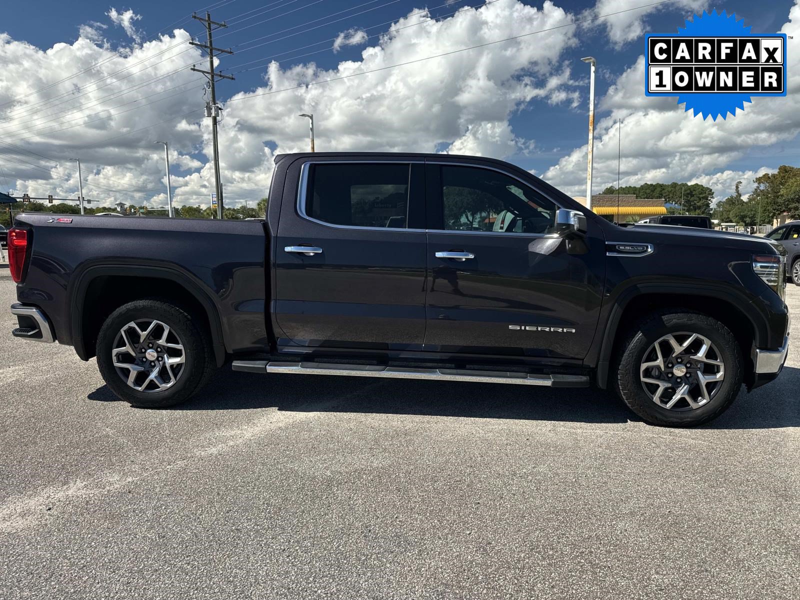 Used 2022 GMC Sierra 1500 SLT w/ SLT Premium Plus Package AWD/4WD image 2