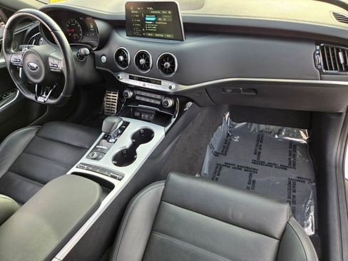 Used 2019 Kia Stinger GT2 image 17
