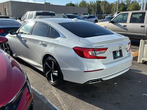 Used 2019 Honda Accord Sport image 3