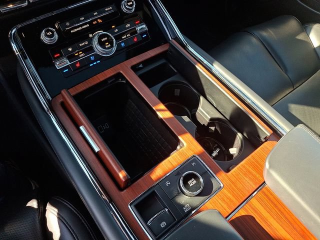 Used 2024 Lincoln Navigator Premiere AWD/4WD image 28