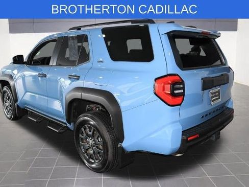 Used 2025 Toyota 4Runner SR5 AWD/4WD image 3