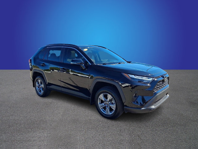 Used 2025 Toyota RAV4 XLE w/ Convenience Package FWD image 3