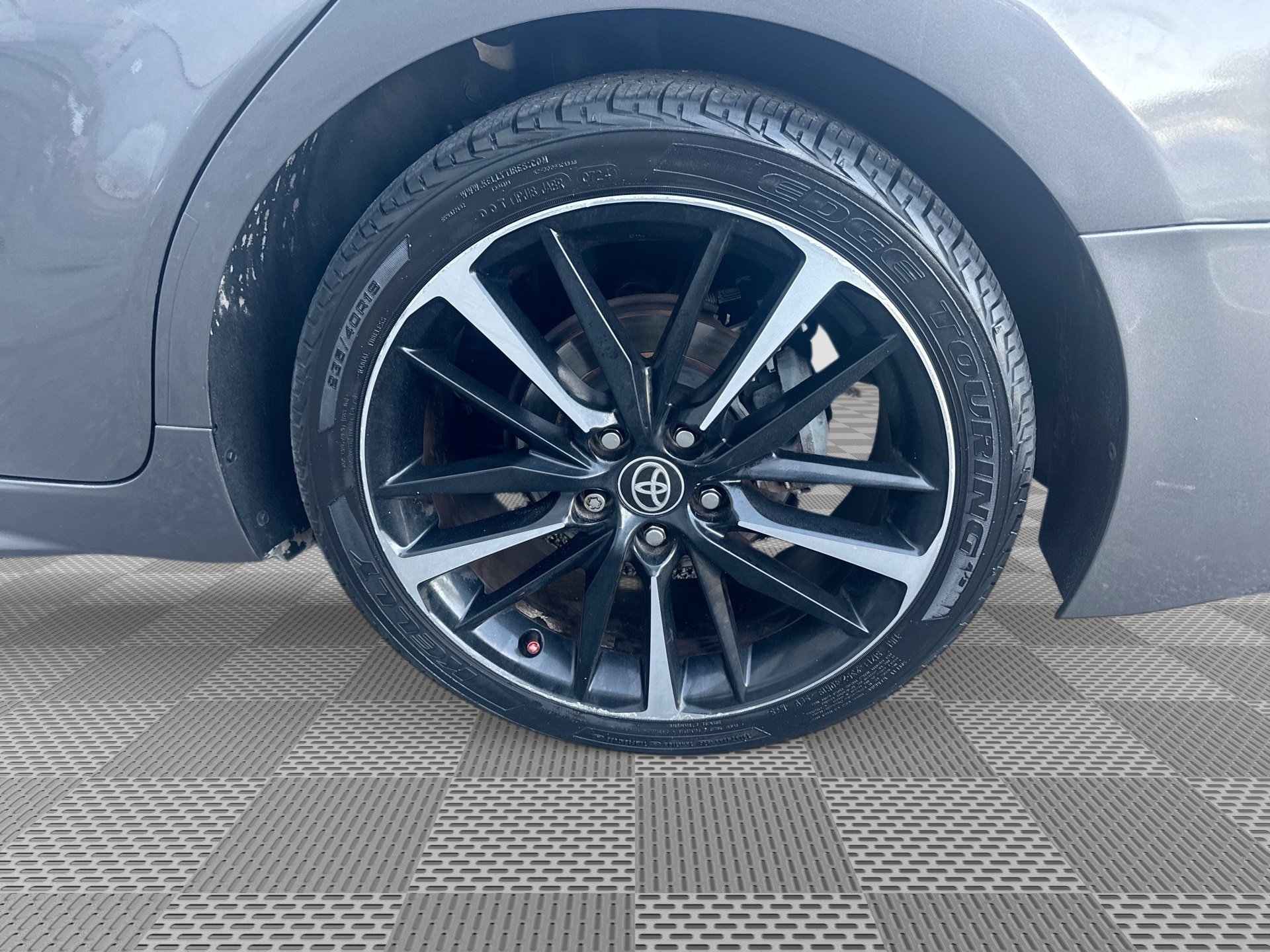 Used 2020 Toyota Camry XSE FWD image 31