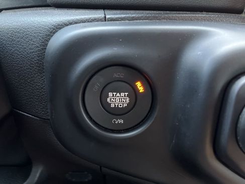 Used 2022 Jeep Wrangler Unlimited Sahara w/ Cold Weather Group AWD/4WD image 31