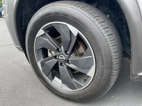 Used 2024 Nissan Rogue SV FWD image 16
