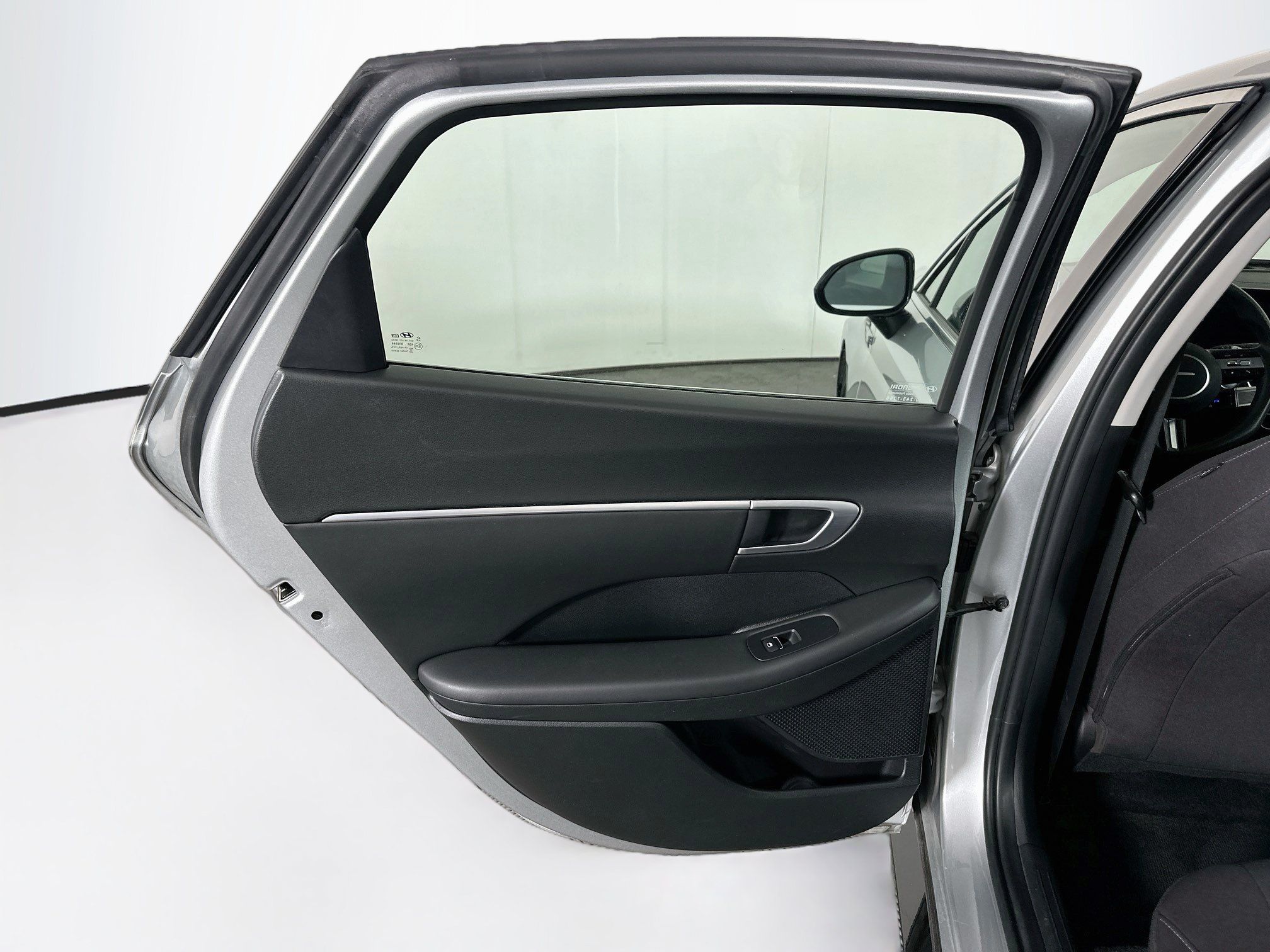 Used 2025 Hyundai Sonata SEL FWD image 25