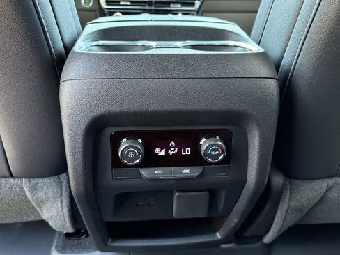 New 2026 Chevrolet Traverse Z71 w/ Enhanced Driving Package AWD/4WD image 6