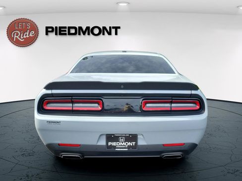 Used 2020 Dodge Challenger SXT w/ Driver Convenience Group RWD image 6