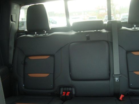 Used 2025 GMC Sierra 1500 AT4 w/ AT4 Premium Package image 14