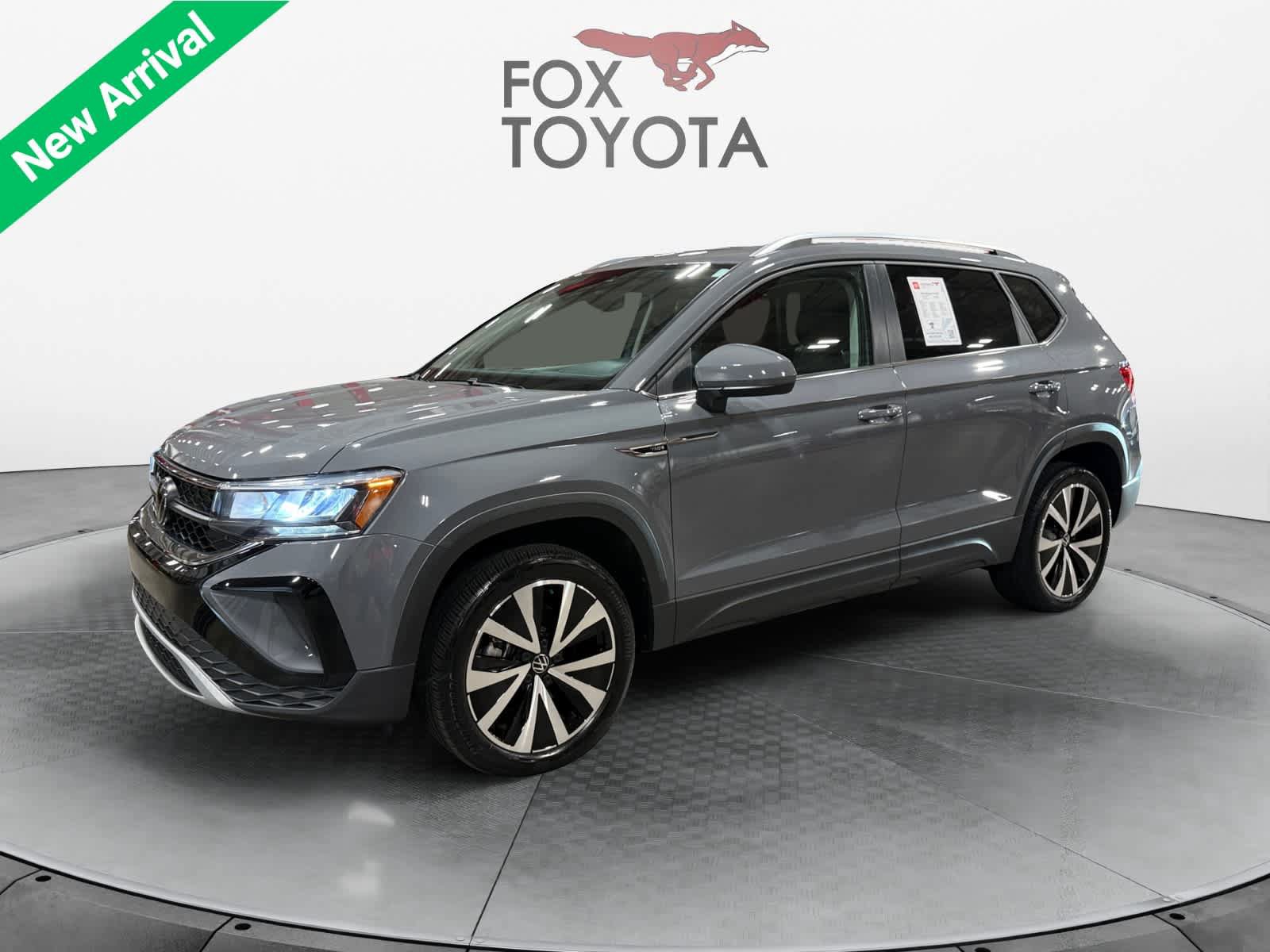 Used 2024 Volkswagen Taos SE FWD image 1