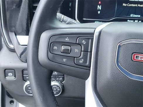 Used 2025 GMC Sierra 1500 Elevation image 25