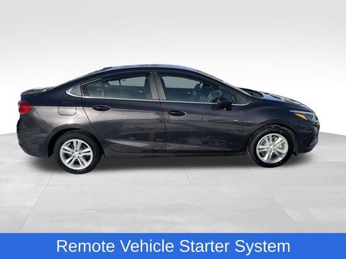 Used 2017 Chevrolet Cruze LT w/ Convenience Package image 7