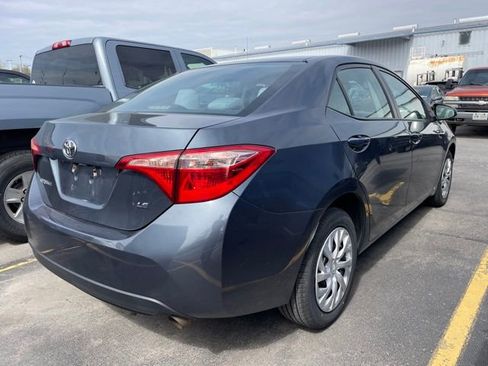 Used 2017 Toyota Corolla LE w/ Carpet Mat Package (TMS) FWD image 8