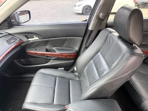 Used 2010 Honda Crosstour EX-L image 19