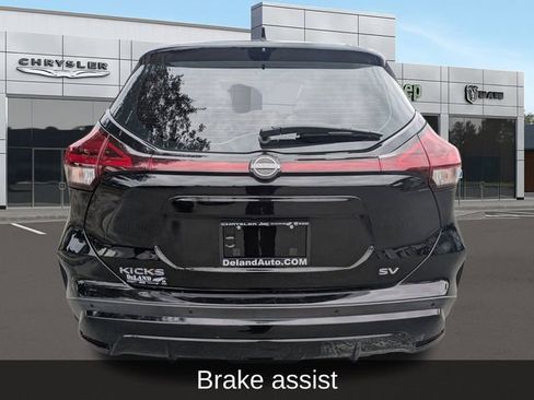 Used 2022 Nissan Kicks SV image 4
