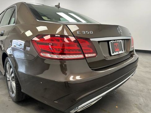 Used 2014 Mercedes-Benz E 350 4MATIC Sedan image 17