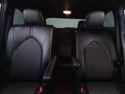 Used 2022 Toyota Highlander XSE FWD image 8