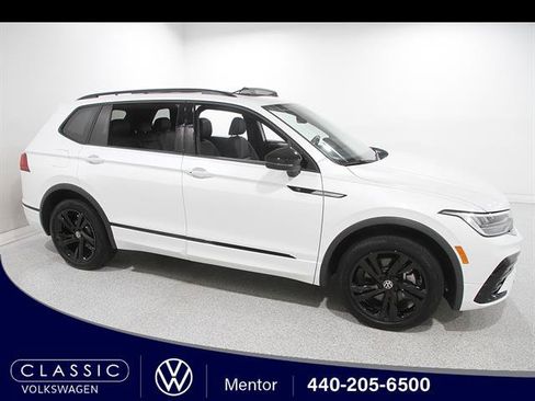 Certified 2023 Volkswagen Tiguan SE R-Line AWD/4WD image 1