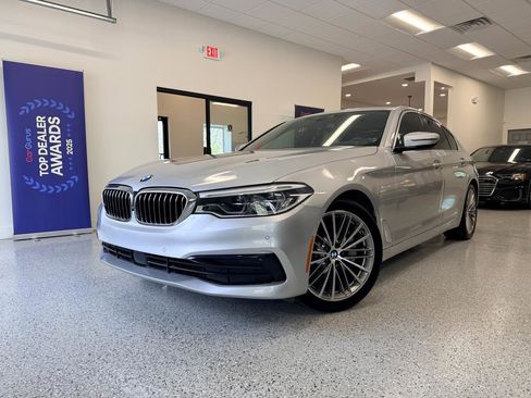 Used 2019 BMW 530i w/ Premium Package image 2
