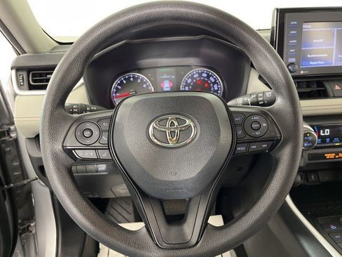 Used 2021 Toyota RAV4 XLE w/ Convenience Package FWD image 16